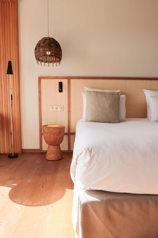 Superior Room, 2 Twin Beds, Balcony, Sea View - Photo 4