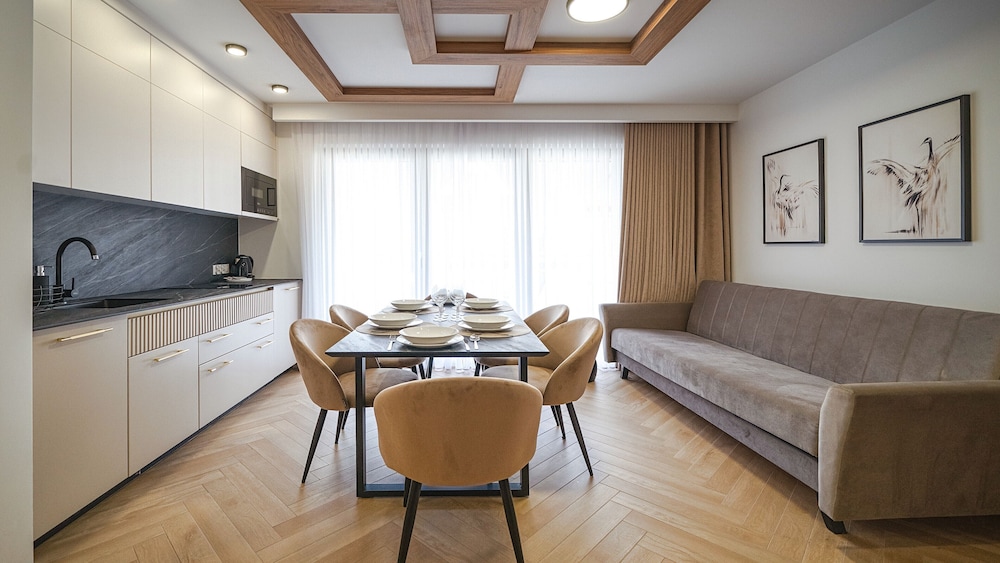 Apartment (P6) photo 1