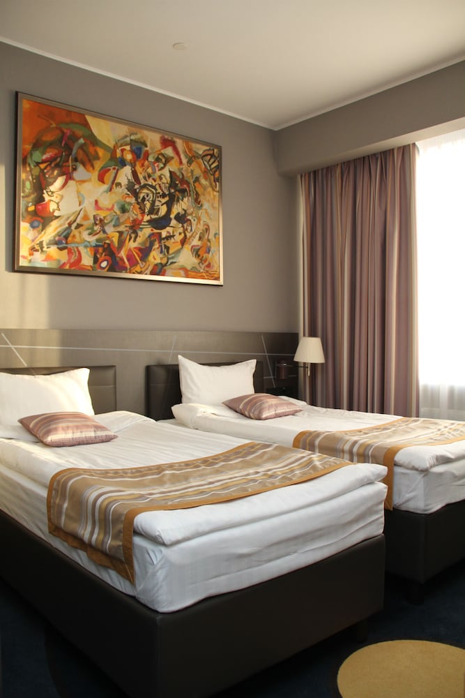 Standard Twin Room, 2 Twin Beds - Photo 6
