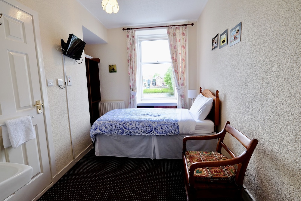Single Room, River View