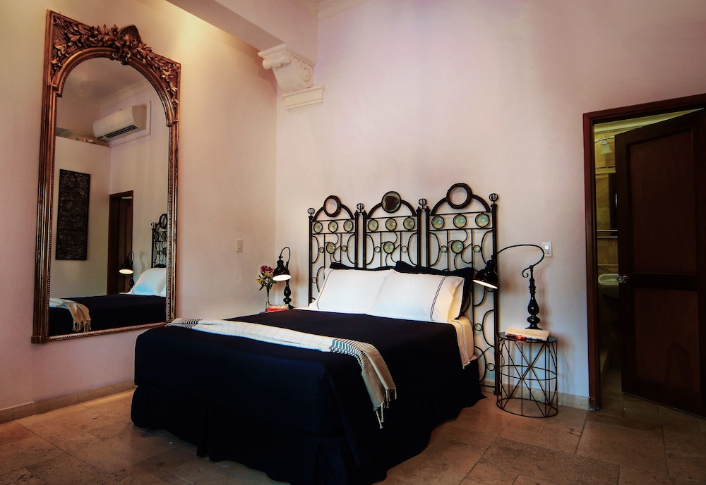 Executive Suite, Annex Building (Queen) photo 2