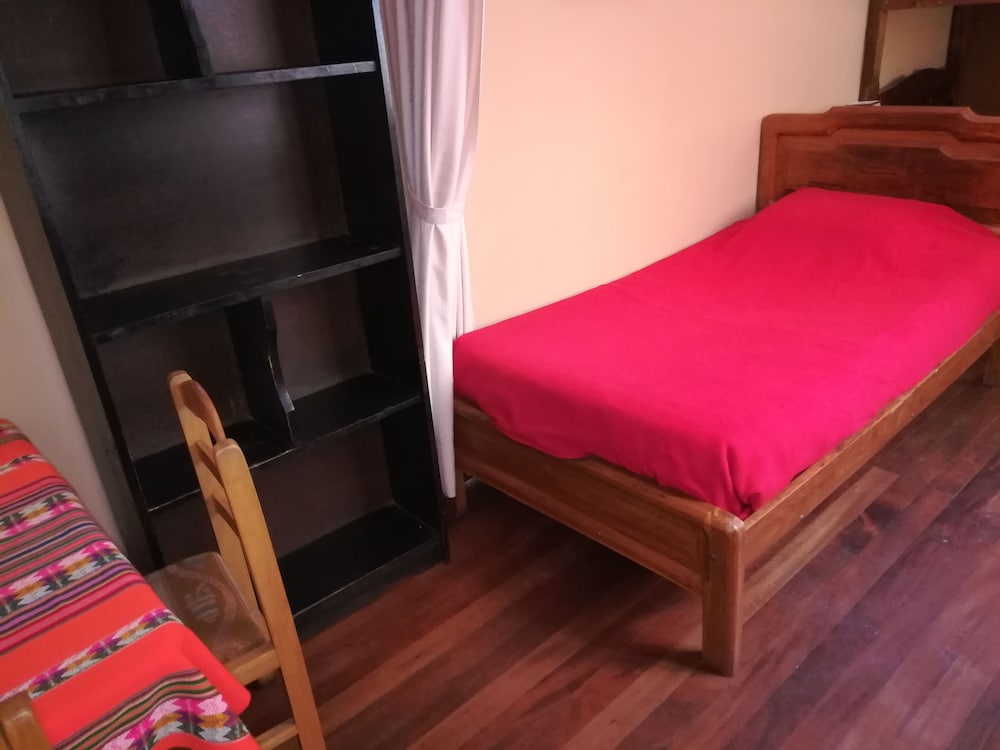 Basic Triple Room, 3 Twin Beds, Private Bathroom photo 3
