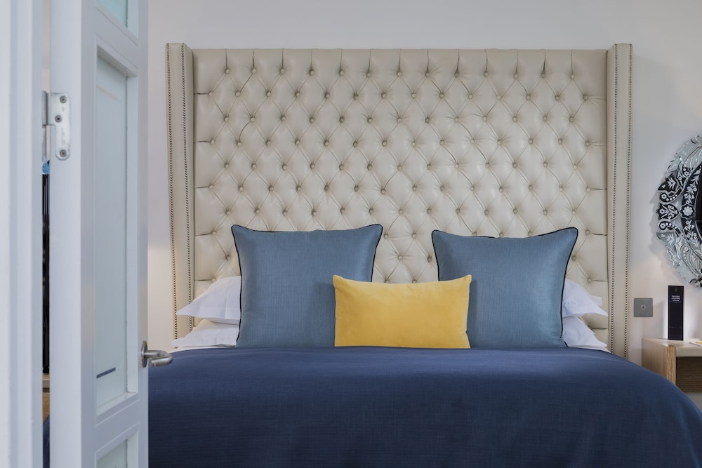 Suite, 1 King Bed, Harbor View (St. Davids) photo 3