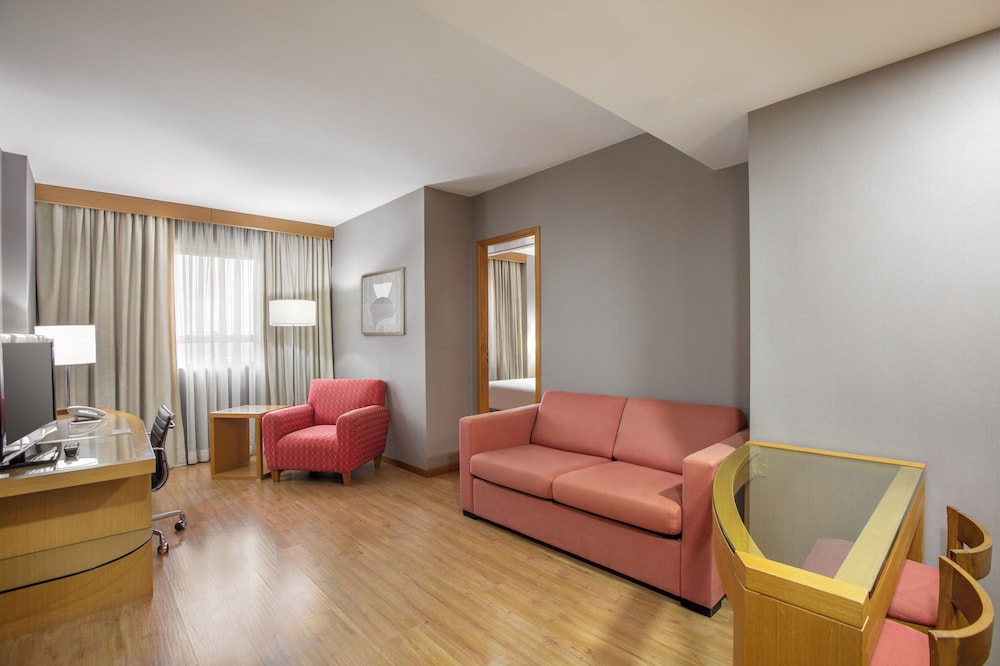 Standard Room (Queen) - Photo 2