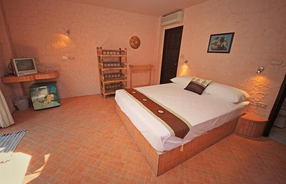Room, Garden View