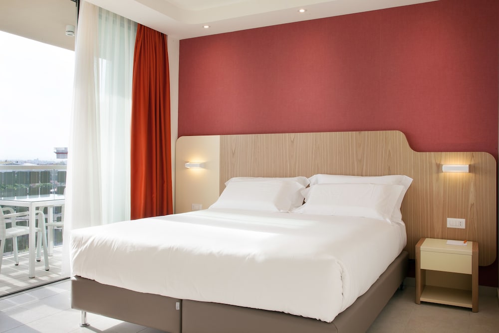Deluxe Double Room Single Use