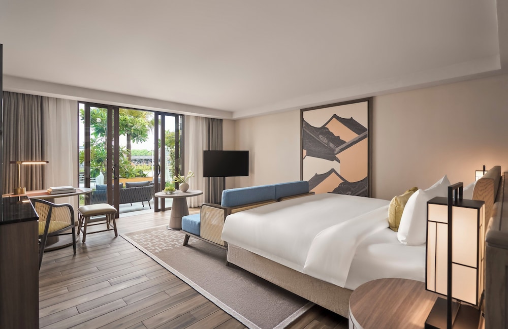 Premium Room, 1 King Bed (Terrace Access) - Photo 3