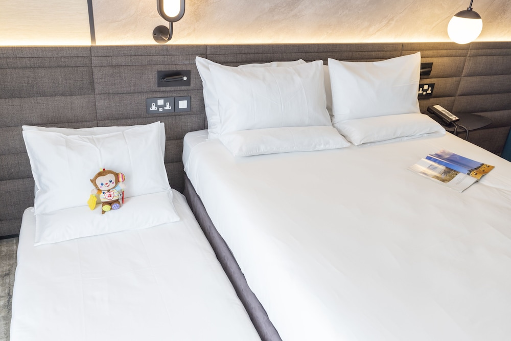Standard Room, Multiple Beds - Photo 2