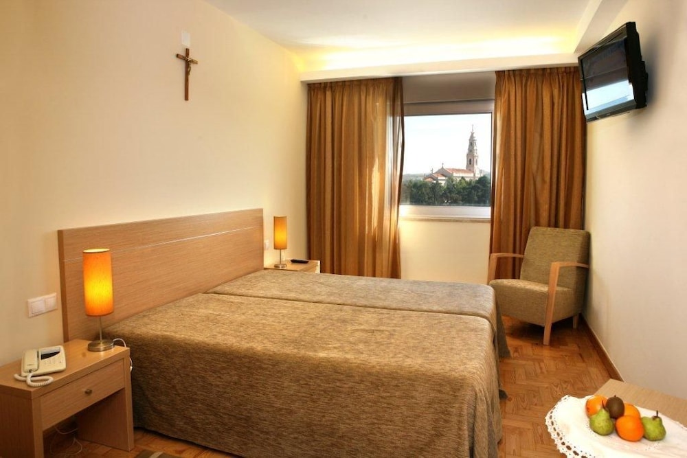 Basic Twin Room - Photo 9