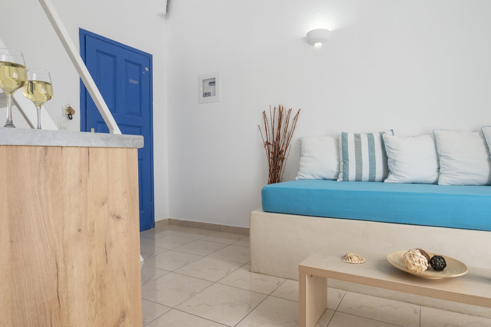 Family Duplex, 2 Bedrooms, Pool View - Photo 9