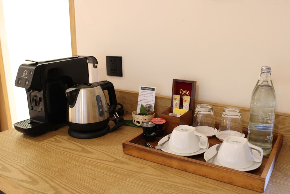 Superior Room (1 Way Airport Transfer) - Photo 6