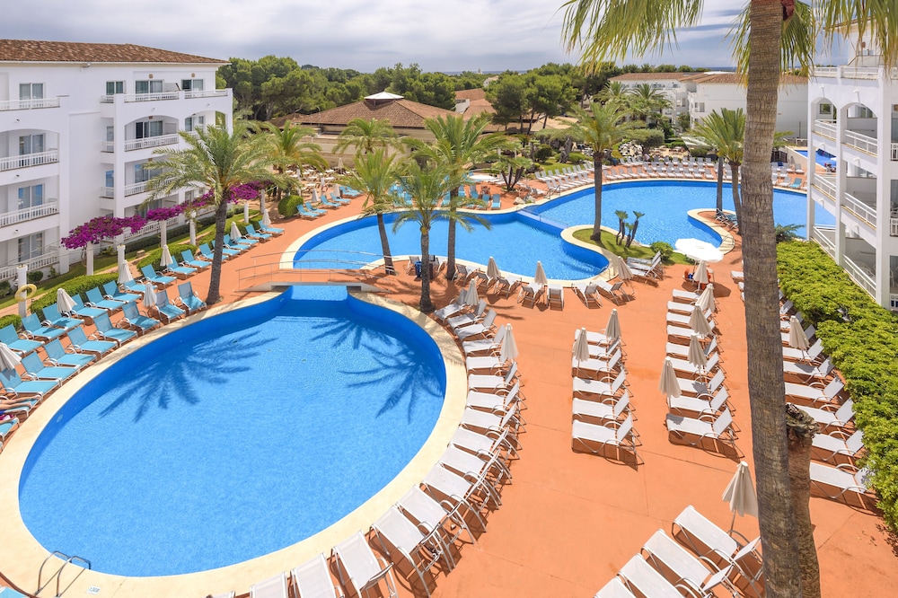Apartment, 1 Bedroom, Balcony, Pool View - Photo 6