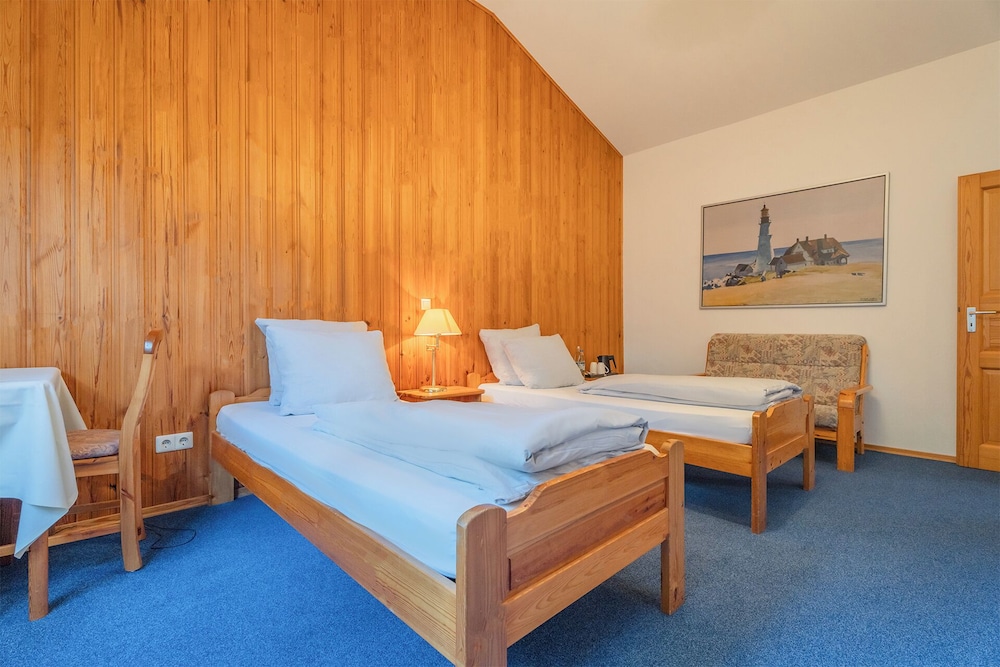 Standard Double or Twin Room photo 3