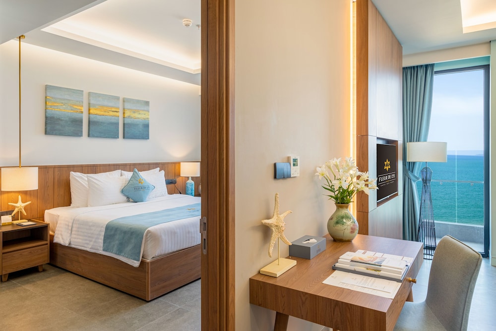 Executive Suite, 1 King Bed, Balcony