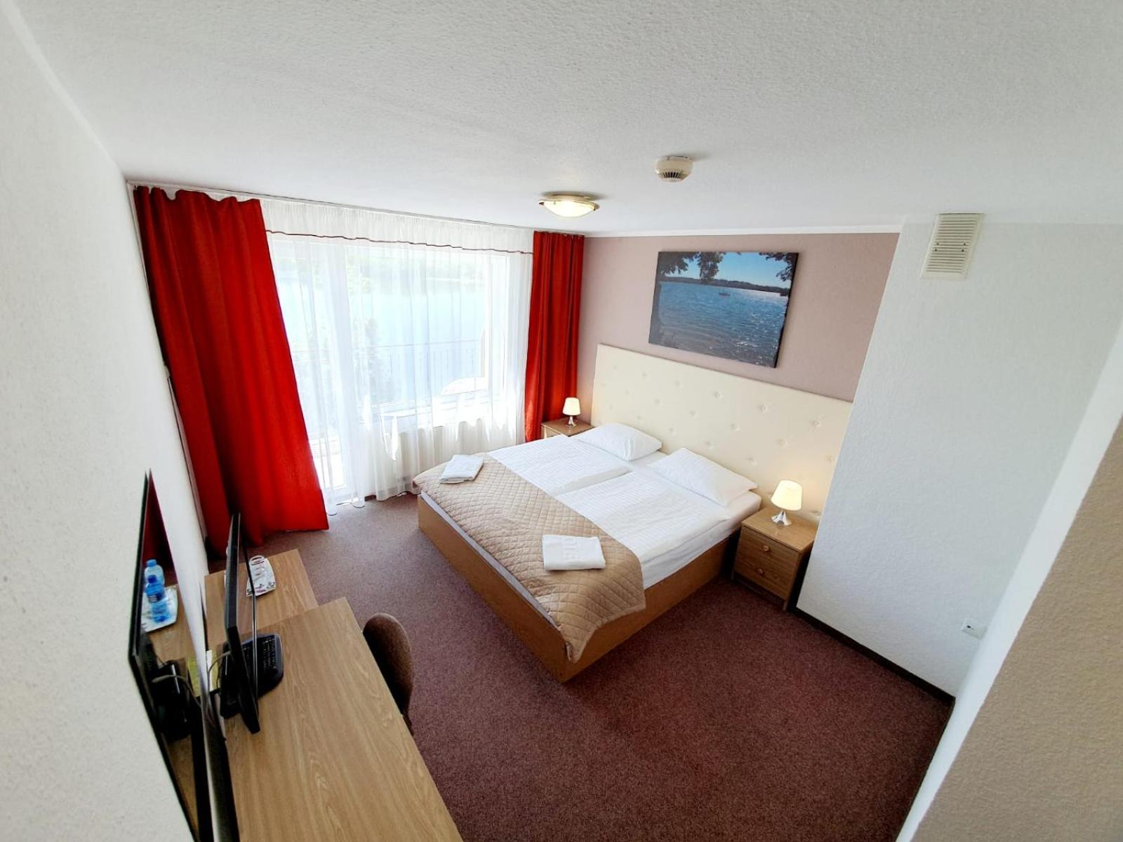 Double Room with Lake View photo 3
