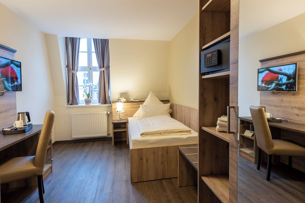 Single Room, City View