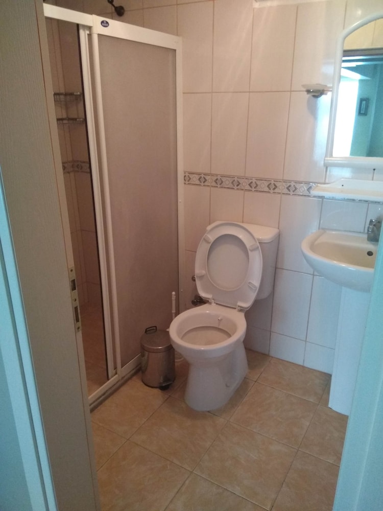 Economy Triple Room, 1 Bedroom, Accessible photo 3