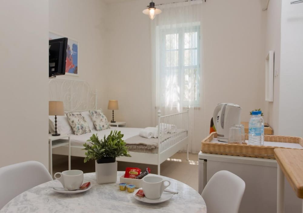 Standard Double Room, 1 Queen Bed