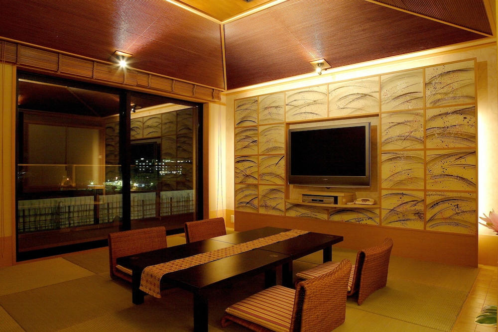Modern Japanese Style Room with Open-air Bath, Lake View -Rin-