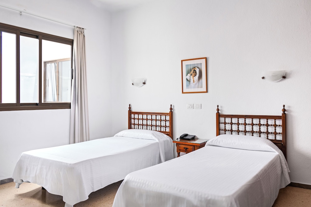 Double Room - Photo 11