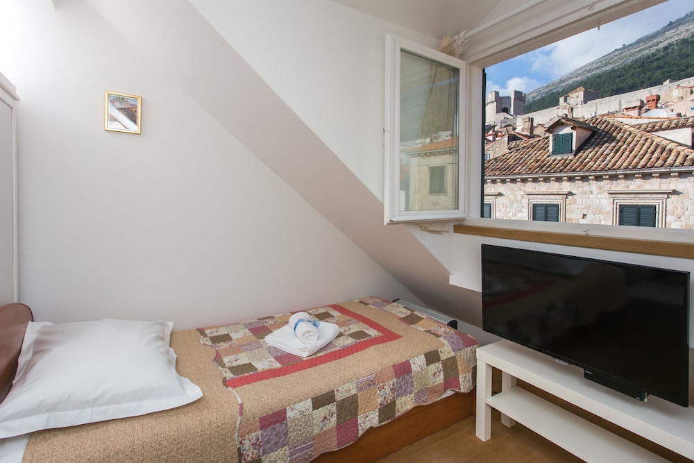 Single Room (Standard Single Room with City View)