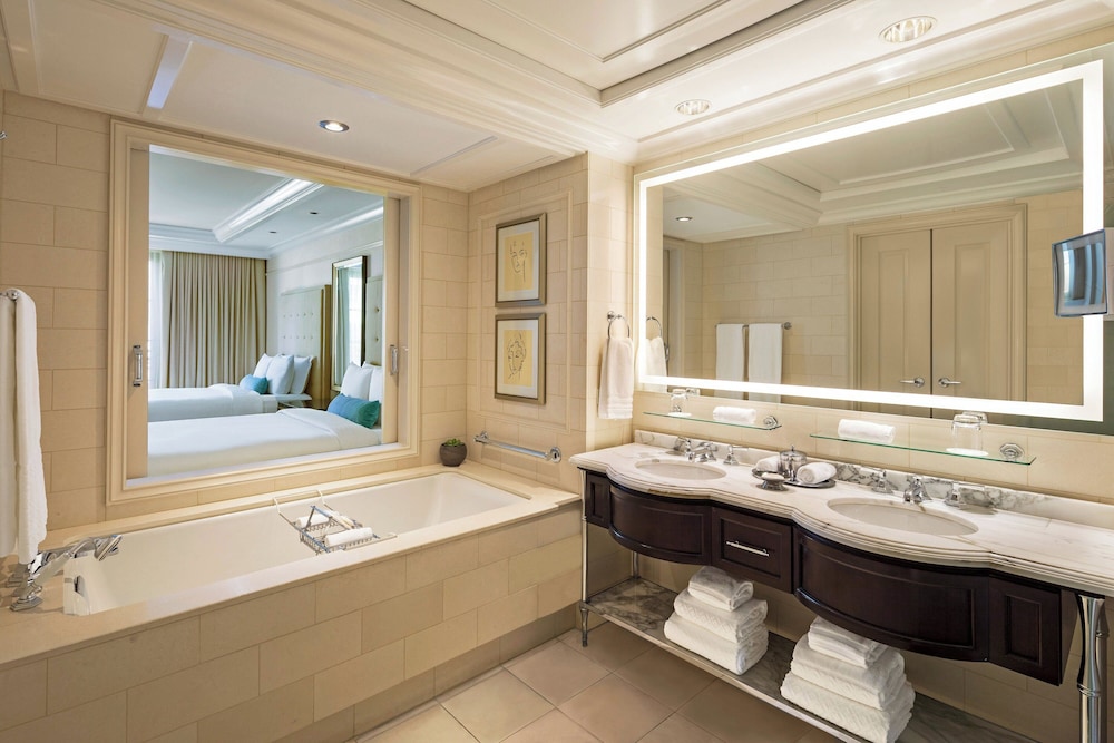 Superior Room, 2 Queen Beds - Photo 2