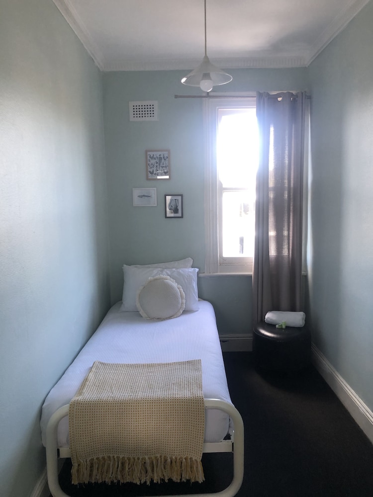 Standard Single Room, 1 Bedroom, Non Smoking, Shared Bathroom photo 1
