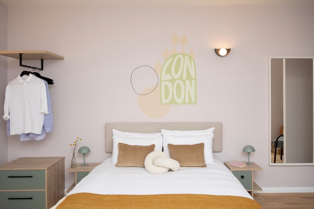 Standard Studio, 1 Queen Bed photo 3