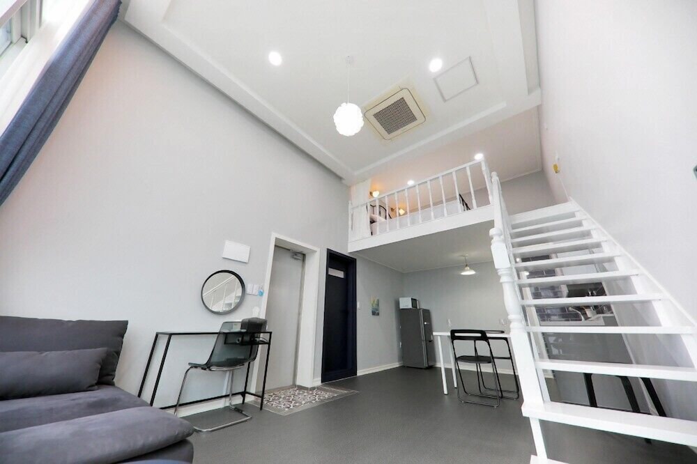 Room (A-102 duplex bed) - Photo 9