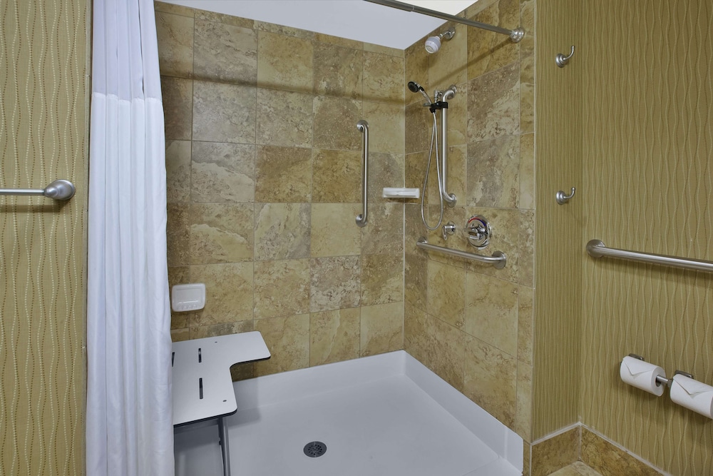 Room, 2 Queen Beds, Accessible, Non Smoking