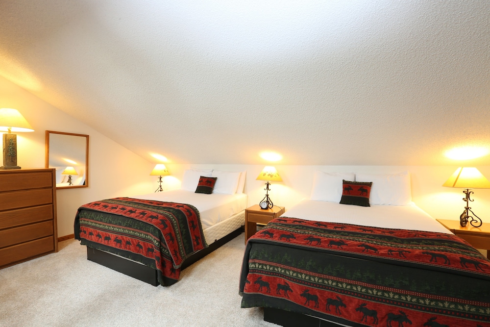 Family Loft, 2 Bedrooms, Hot Tub, Mountain View photo 1