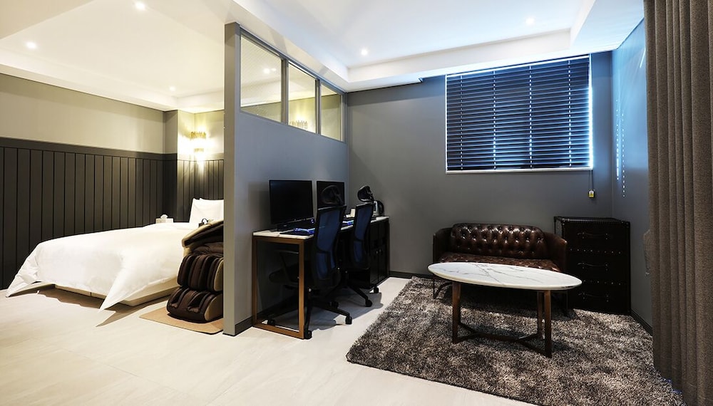 VIP Room(Outdoor Bathtub Unavailable During Winter Season) - Photo 1
