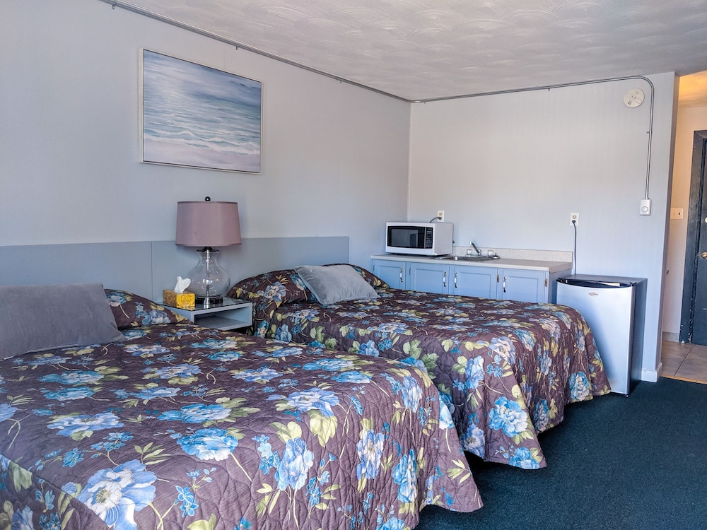 Standard Room, 2 Double Beds photo 1