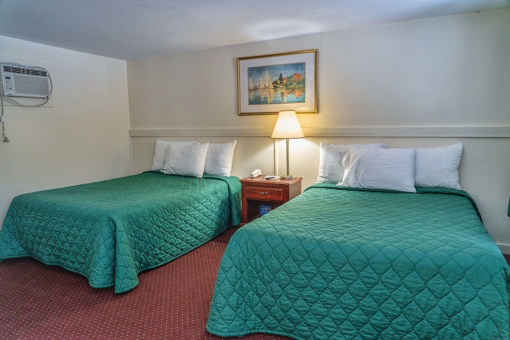 Room 2 Full Beds