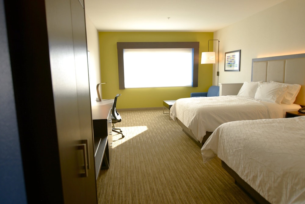 Suite, 2 Queen Beds - Photo 1