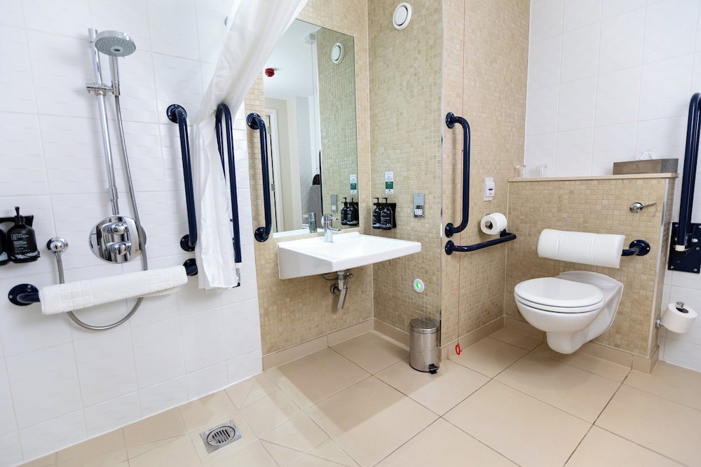 Standard Room, 1 Double Bed, Accessible - Photo 6