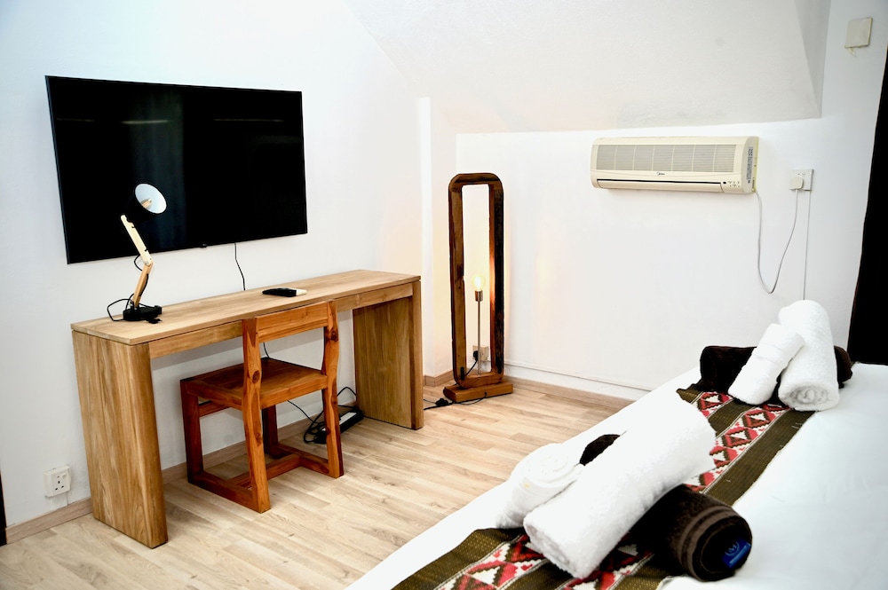 Deluxe Suite, 2 Bedrooms, Garden Area photo 2