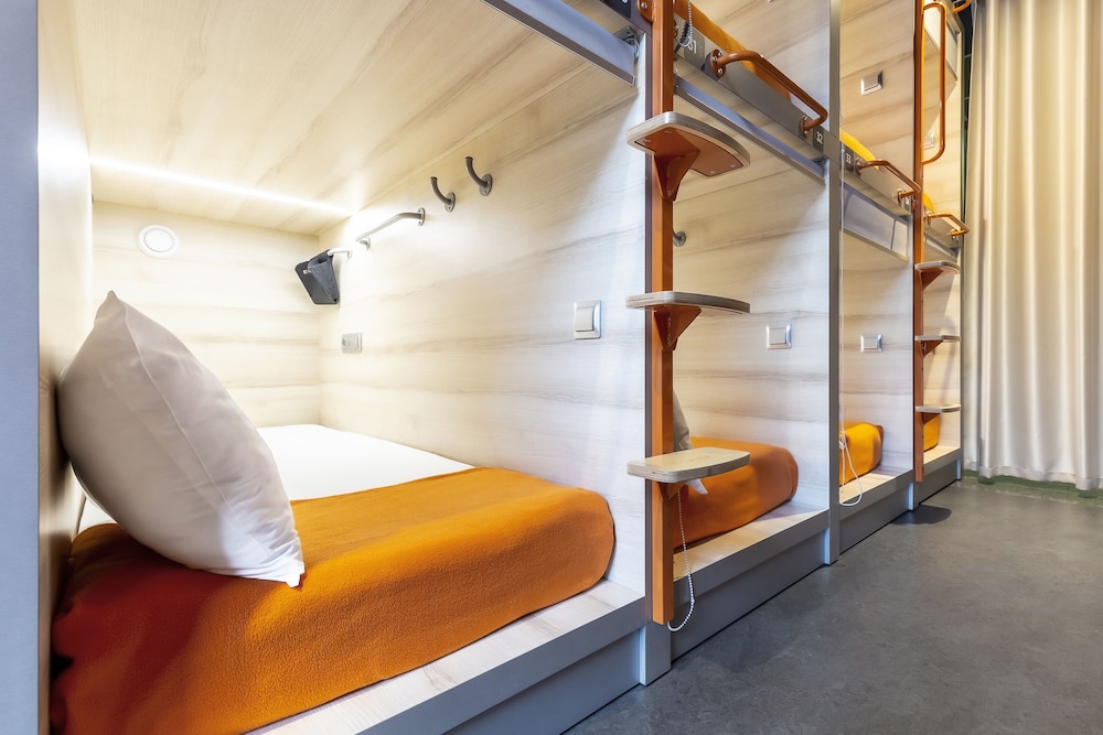Single Capsule (6-Hour Accommodation) photo 2