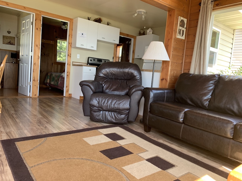 Cottage (2-bed lakeside cottage)