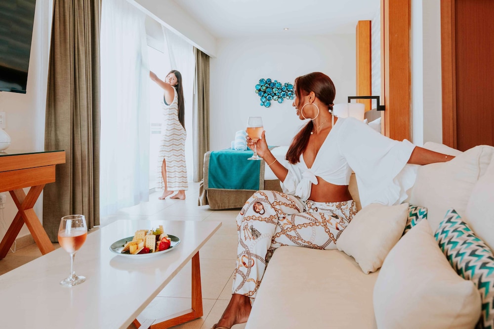 Executive Suite, Multiple Beds, Ocean View (Royale Two-Bedroom Butler Penthouse)