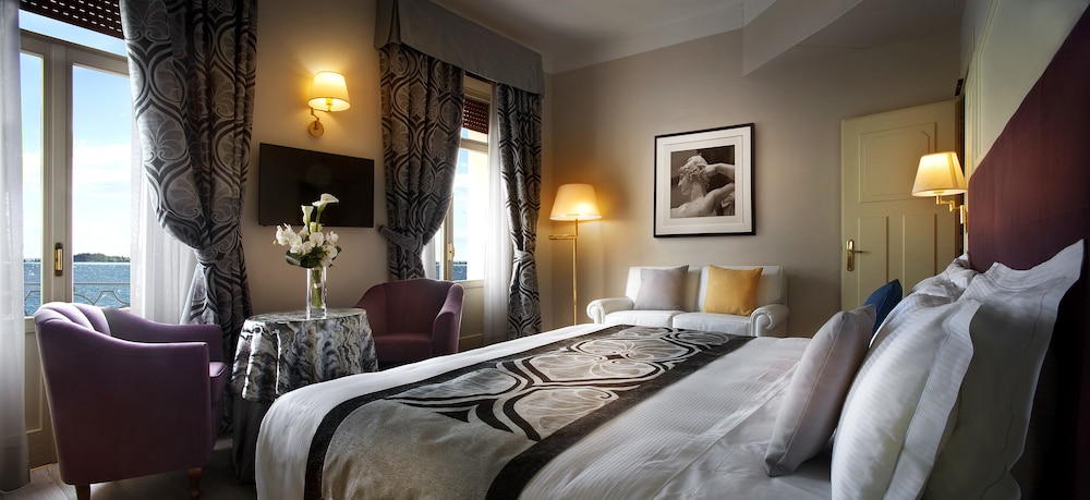 Superior Double Room, Balcony, Lake View photo 2