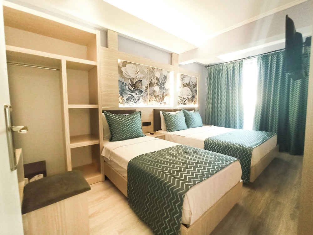 Family Room - Photo 1