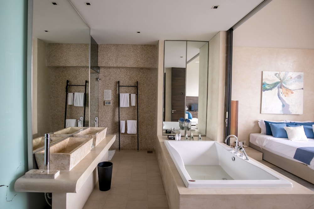 1-Bedroom Sky Pool Villa - Photo 7