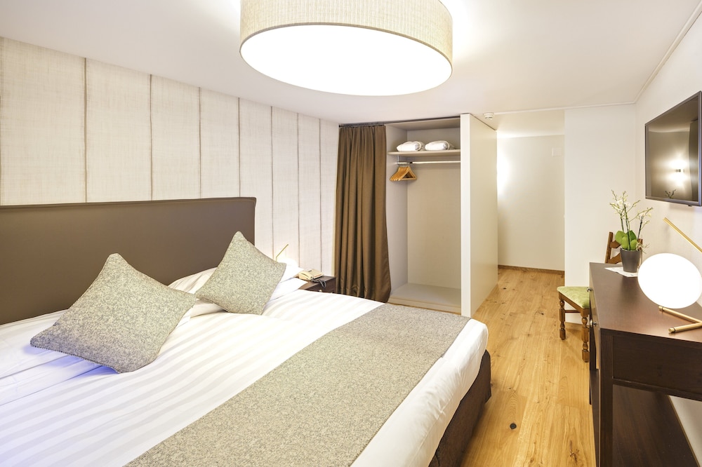 Suite without Balcony (Forest view, located at the rear of the Hotel) - Photo 2