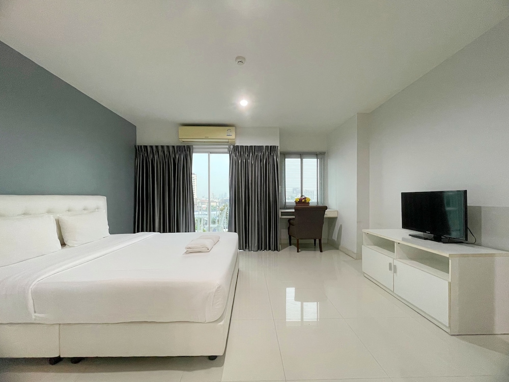 Superior Room, Balcony, City View