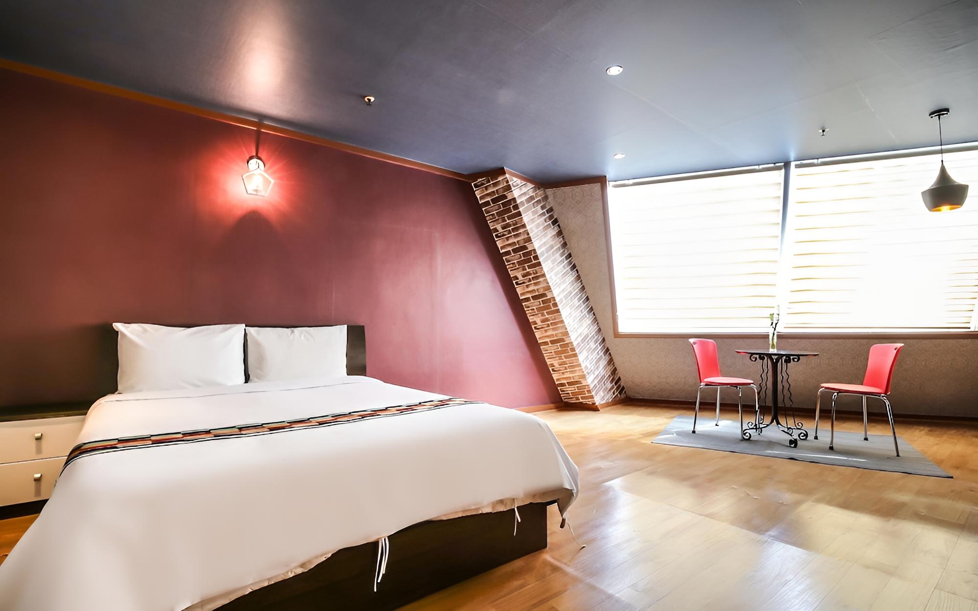 Room (Semi-Special Room)