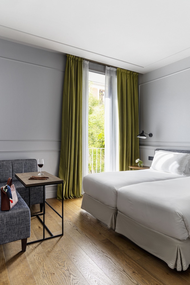 Deluxe Room - Photo 4