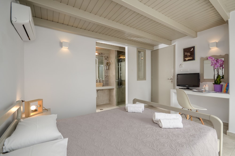 Deluxe Double Room, Sea View photo 3