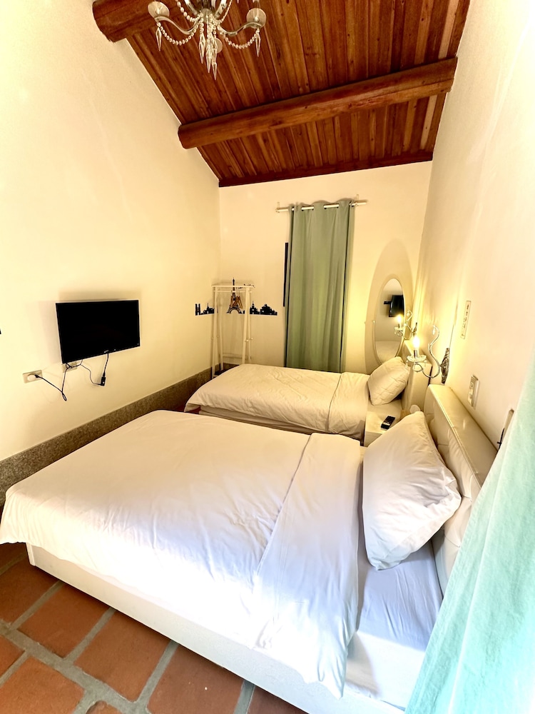 Comfort Twin Room, Courtyard View photo 2