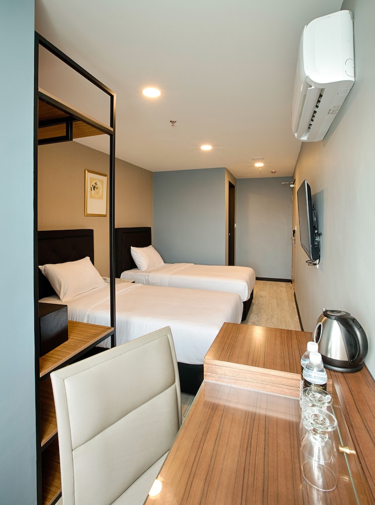 Superior Room, 2 Twin Beds, Non Smoking - Photo 2